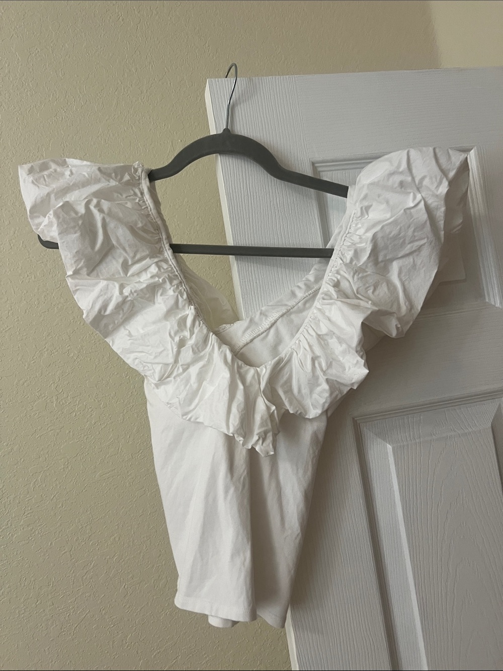 H&M White Ruffled Off-Shoulder Top - Picture 3 of 3